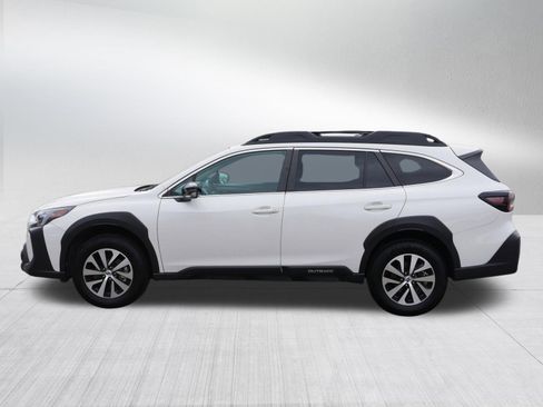 Certified 2025 Subaru Outback Premium AWD/4WD image 4