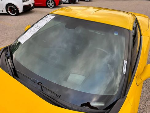 Used 2006 Chevrolet Corvette Coupe w/ Preferred Equipment Group RWD image 9