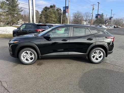 New 2026 Chevrolet Trax LS w/ LS Convenience Package image 2