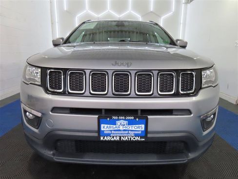 Used 2019 Jeep Compass Latitude image 2