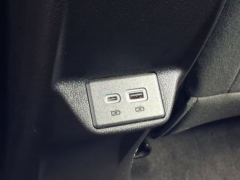 Used 2023 Chevrolet Bolt EUV LT w/ Comfort Package FWD image 25