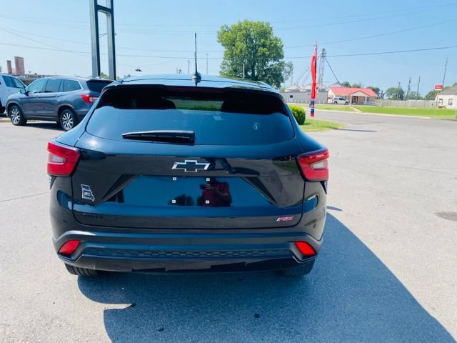 Used 2025 Chevrolet Trax RS FWD image 8
