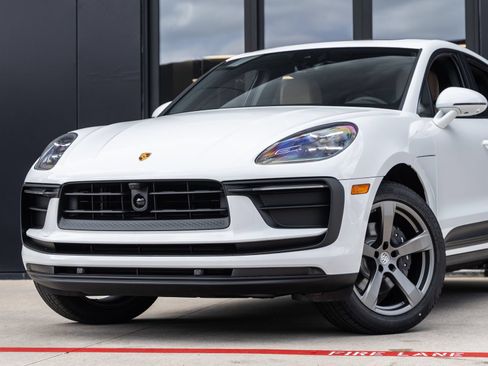 New 2026 Porsche Macan AWD/4WD image 7
