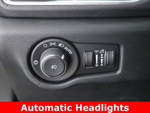 Used 2024 Chrysler Pacifica Limited w/ S Appearance Package image 21