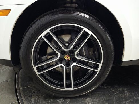 Used 2021 Porsche Macan Base image 14
