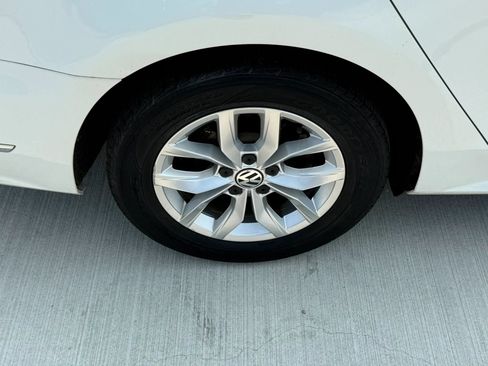 Used 2018 Volkswagen Passat 2.0T S FWD image 44