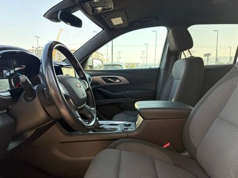 Used 2022 Chevrolet Traverse LT AWD/4WD image 23