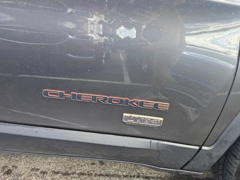 Used 2016 Jeep Cherokee 75th Anniversary AWD/4WD image 4