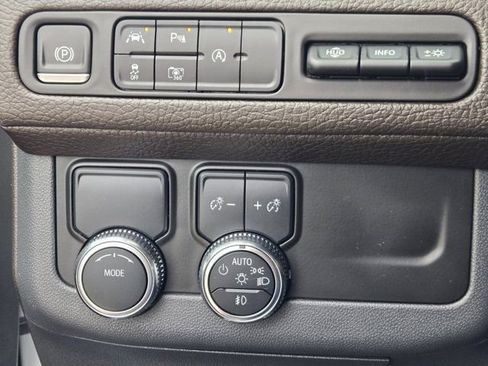 Used 2023 GMC Yukon XL Denali RWD image 24