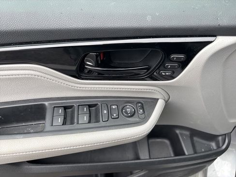 Used 2024 Honda Odyssey Touring image 17