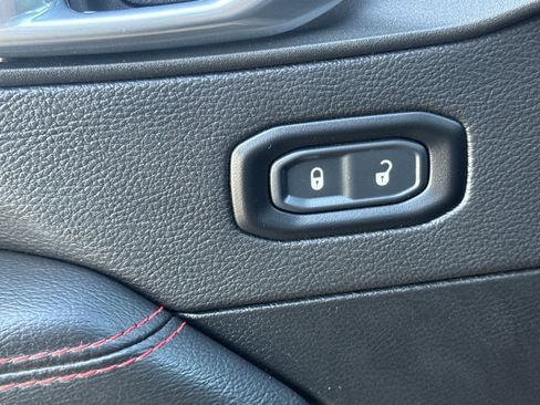 Used 2022 Jeep Gladiator Rubicon image 12