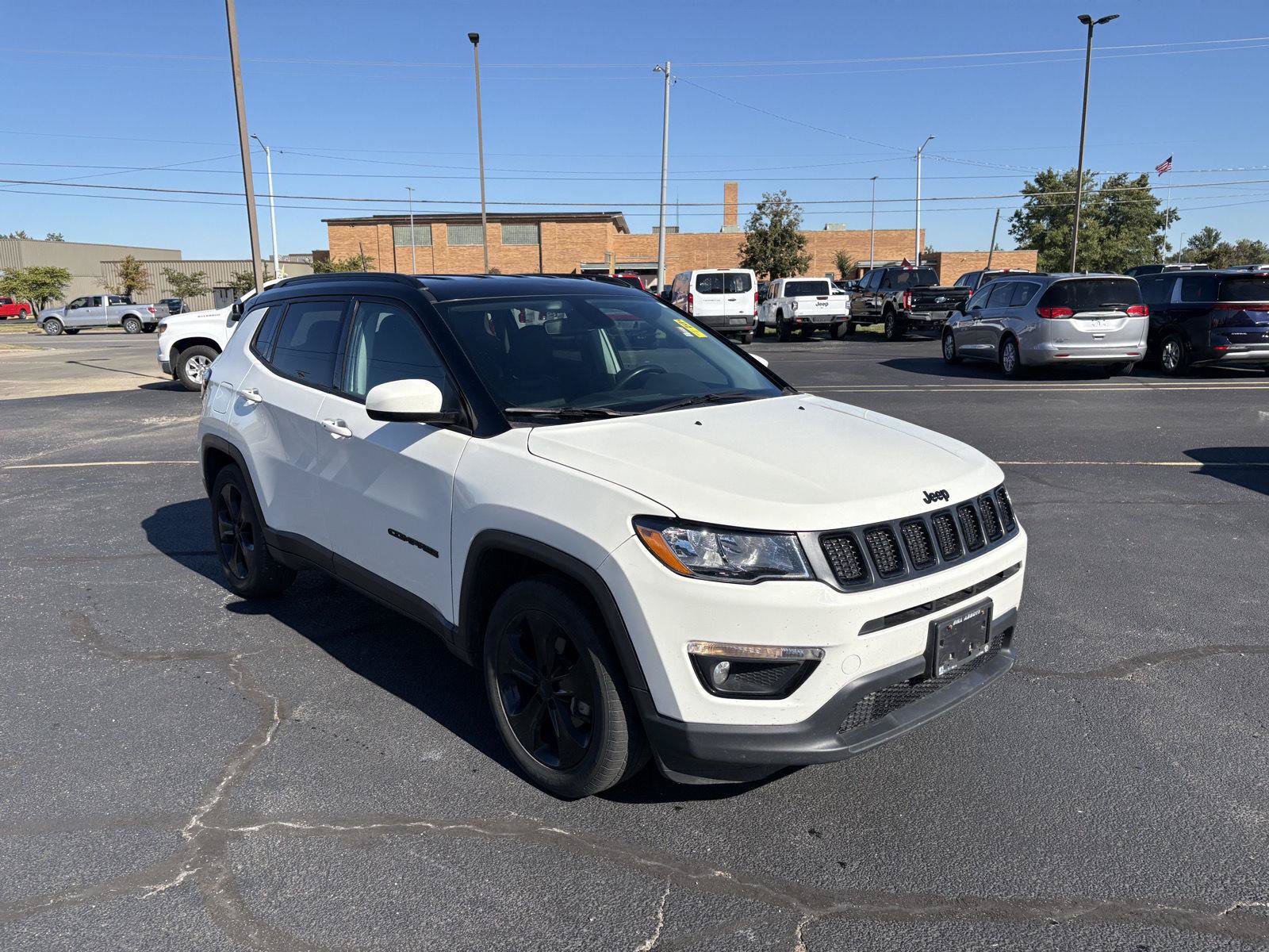 Used 2019 Jeep Compass Latitude FWD image 2