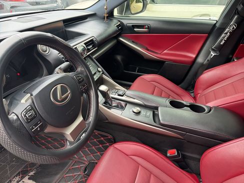 Used 2018 Lexus IS 300 F Sport image 5