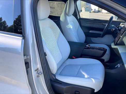 New 2025 Volvo EX30 Ultra w/ Protection Package Premier image 31