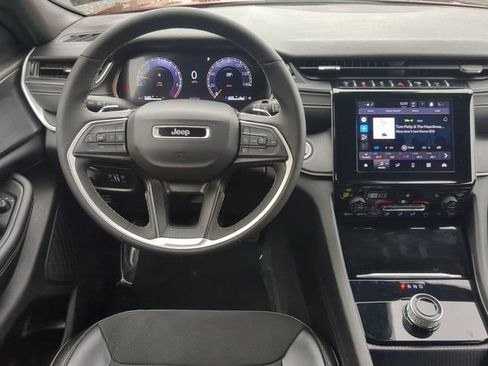 Used 2024 Jeep Grand Cherokee L Altitude image 15