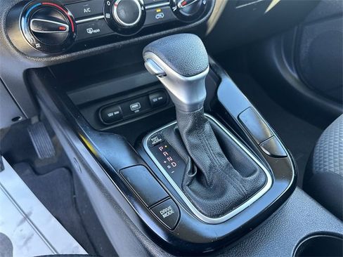 Used 2022 Kia Soul LX image 21