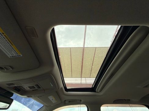 Used 2018 Chevrolet Silverado 1500 High Country image 24