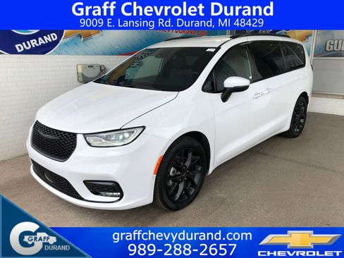 Used 2023 Chrysler Pacifica Touring-L w/ S Appearance Package FWD image 1