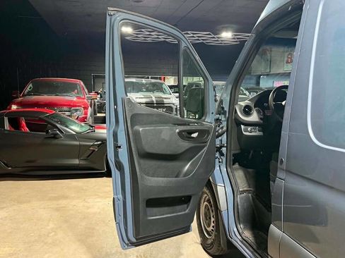Used 2019 Mercedes-Benz Sprinter 144 image 11