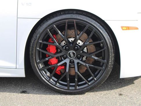 Used 2018 Audi R8 V10 w/ Carbon Exterior Package image 10