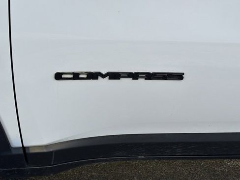 Used 2023 Jeep Compass Altitude w/ Sun and Sound Group image 11