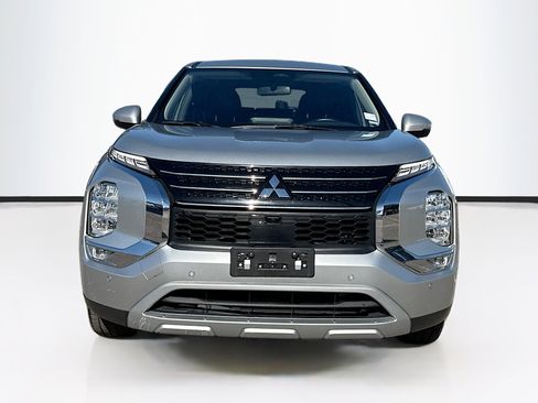 Used 2024 Mitsubishi Outlander SE Black Edition image 8