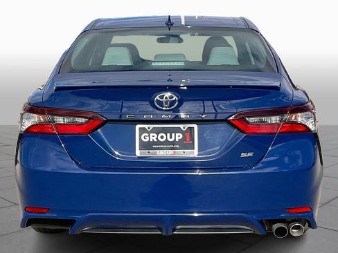 Used 2024 Toyota Camry SE image 4