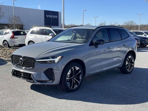 New 2026 Volvo XC60 B5 Plus w/ Protection Package Premier image 24