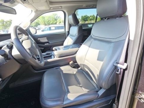 Used 2025 Ford Expedition Active AWD/4WD image 1