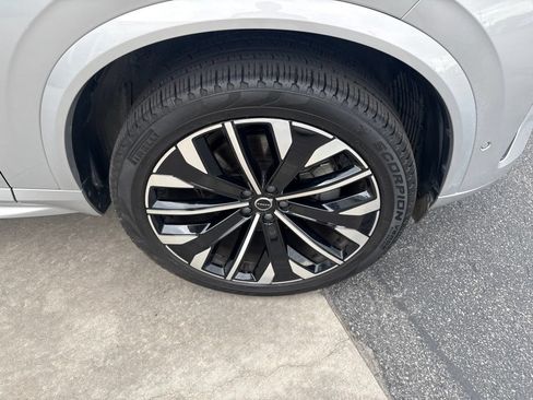 Certified 2025 Volvo XC90 B6 Plus AWD/4WD image 12