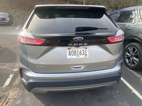 Used 2024 Ford Edge SEL image 3
