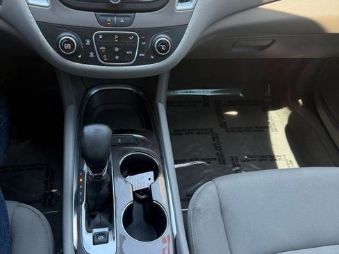 Used 2022 Chevrolet Malibu LT FWD image 22