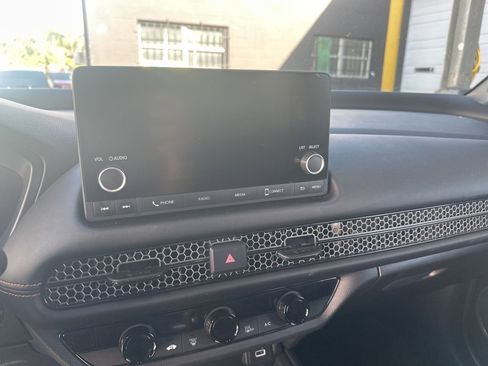 Used 2025 Honda HR-V Sport image 7