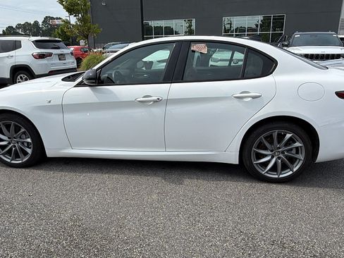 Used 2024 Alfa Romeo Giulia Ti w/ Active Assist Plus Package AWD/4WD image 11