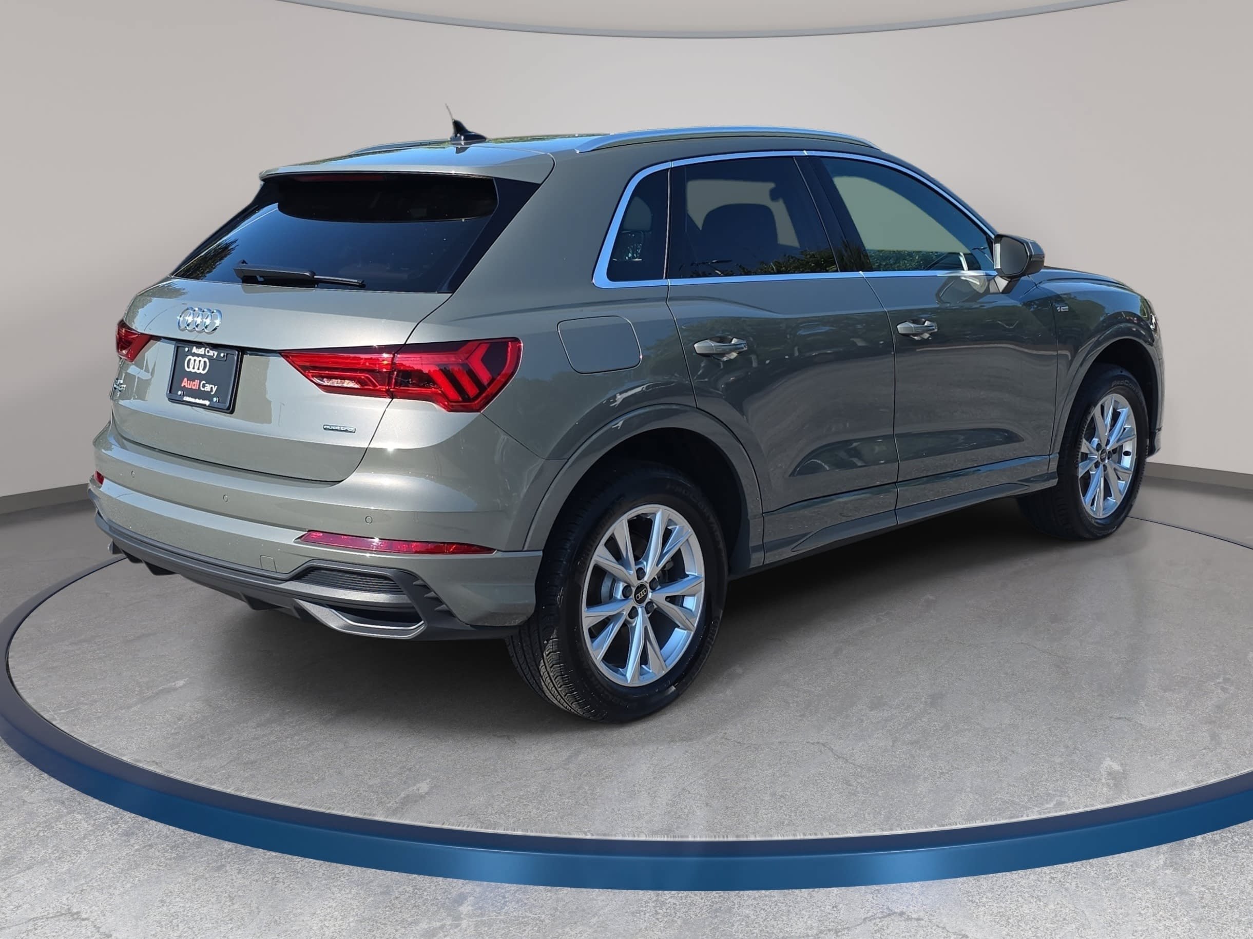 Used 2025 Audi Q3 2.0T Premium Plus w/ Premium Plus Package AWD/4WD image 5