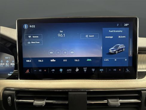 Used 2023 Lincoln Corsair AWD image 18