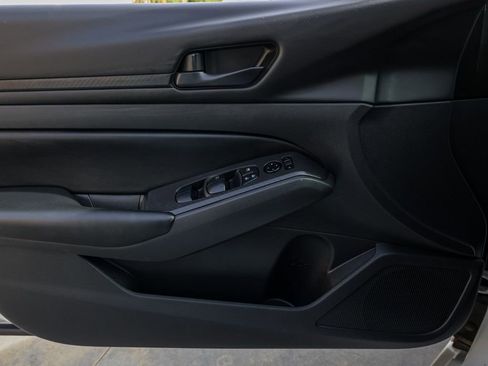 Used 2024 Nissan Altima 2.5 S image 27