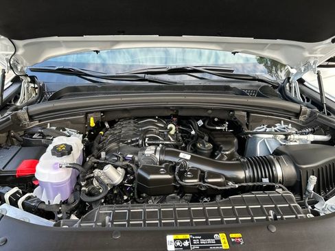 New 2025 Jeep Grand Cherokee Limited w/ Black Appearance Package image 10