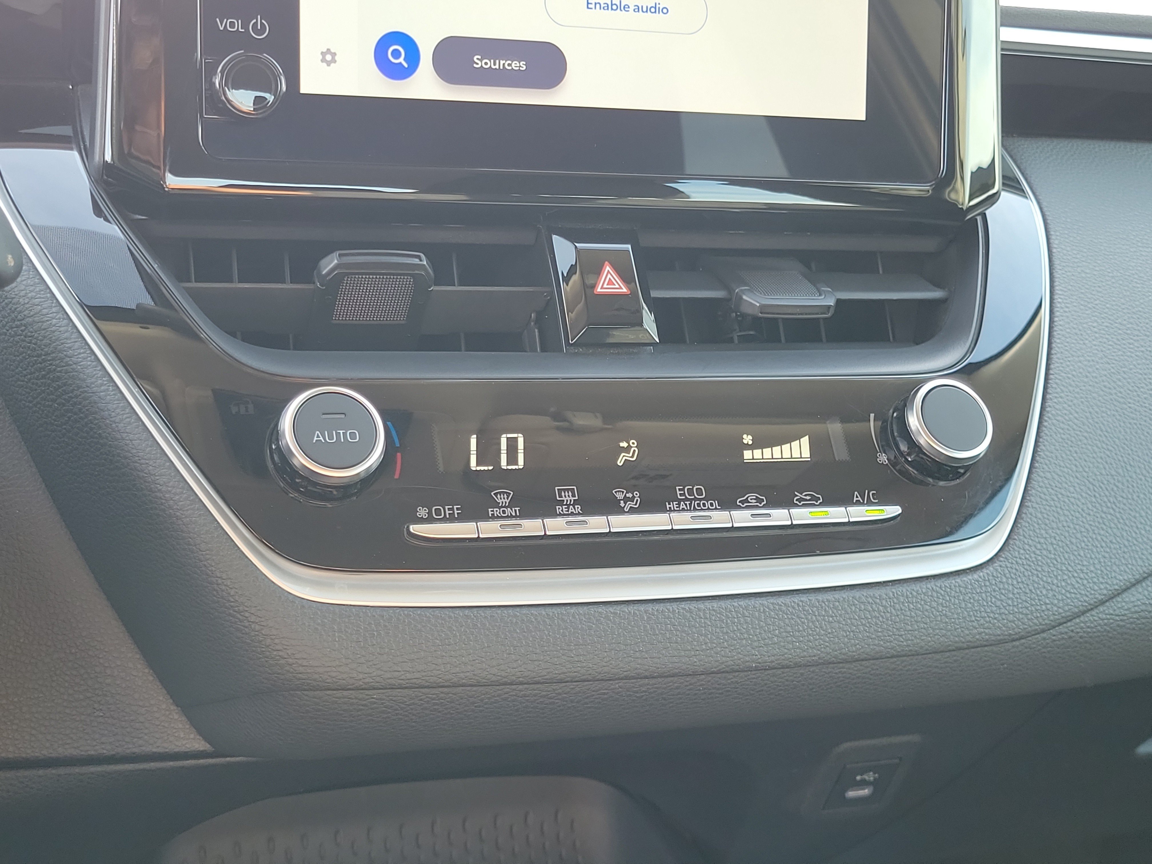 Used 2024 Toyota Corolla LE FWD image 27