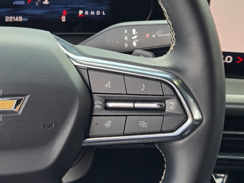 Used 2025 Chevrolet Traverse LT image 28