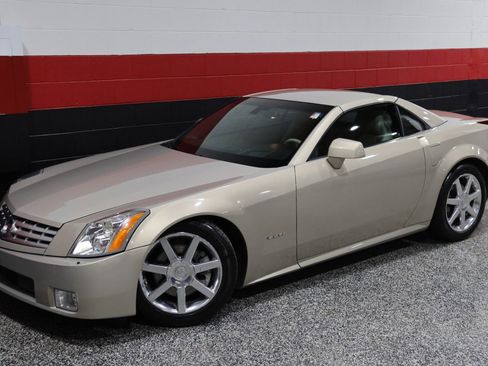 Used 2006 Cadillac XLR image 62