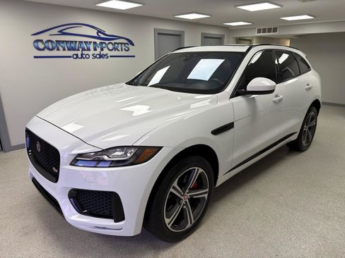 Used 2017 Jaguar F-PACE S AWD/4WD image 2