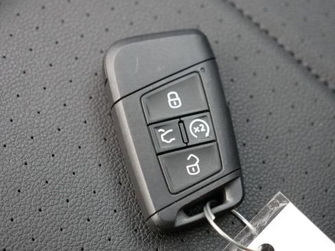 Certified 2024 Volkswagen Tiguan SE R-Line image 37