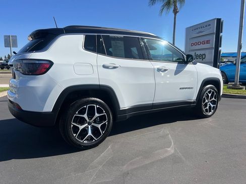 Used 2025 Jeep Compass Limited AWD/4WD image 14