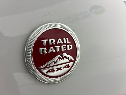 Used 2021 Jeep Grand Cherokee Trailhawk w/ Trailhawk Luxury Group image 38