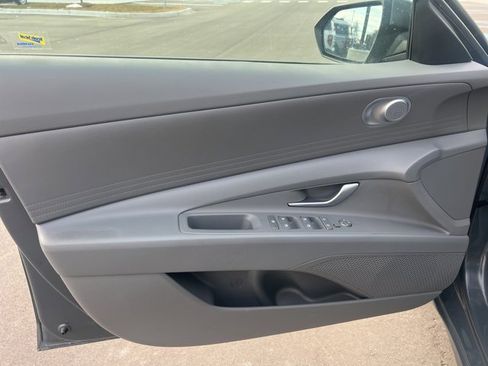 Used 2024 Hyundai Elantra SEL image 18