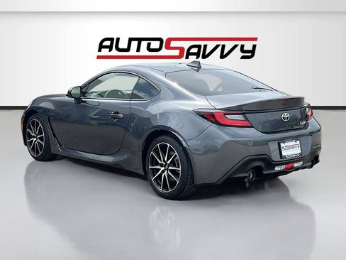 Used 2025 Toyota GR86 w/ ALL Weather Mat Package (TMS) RWD image 5