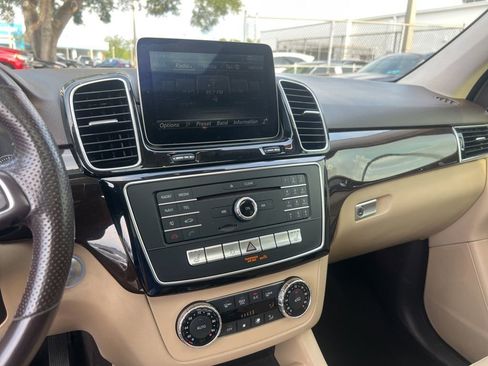 Used 2017 Mercedes-Benz GLE 350 w/ Premium 1 Package image 3