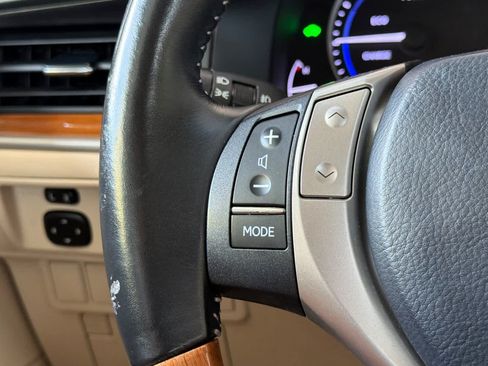Used 2015 Lexus ES 300h w/ Navigation System Package FWD image 26