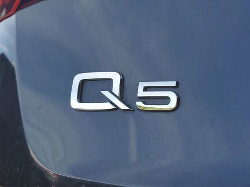 Used 2020 Audi Q5 2.0T Premium w/ Convenience Package image 6